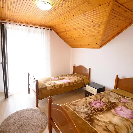 Vila Bardhi *